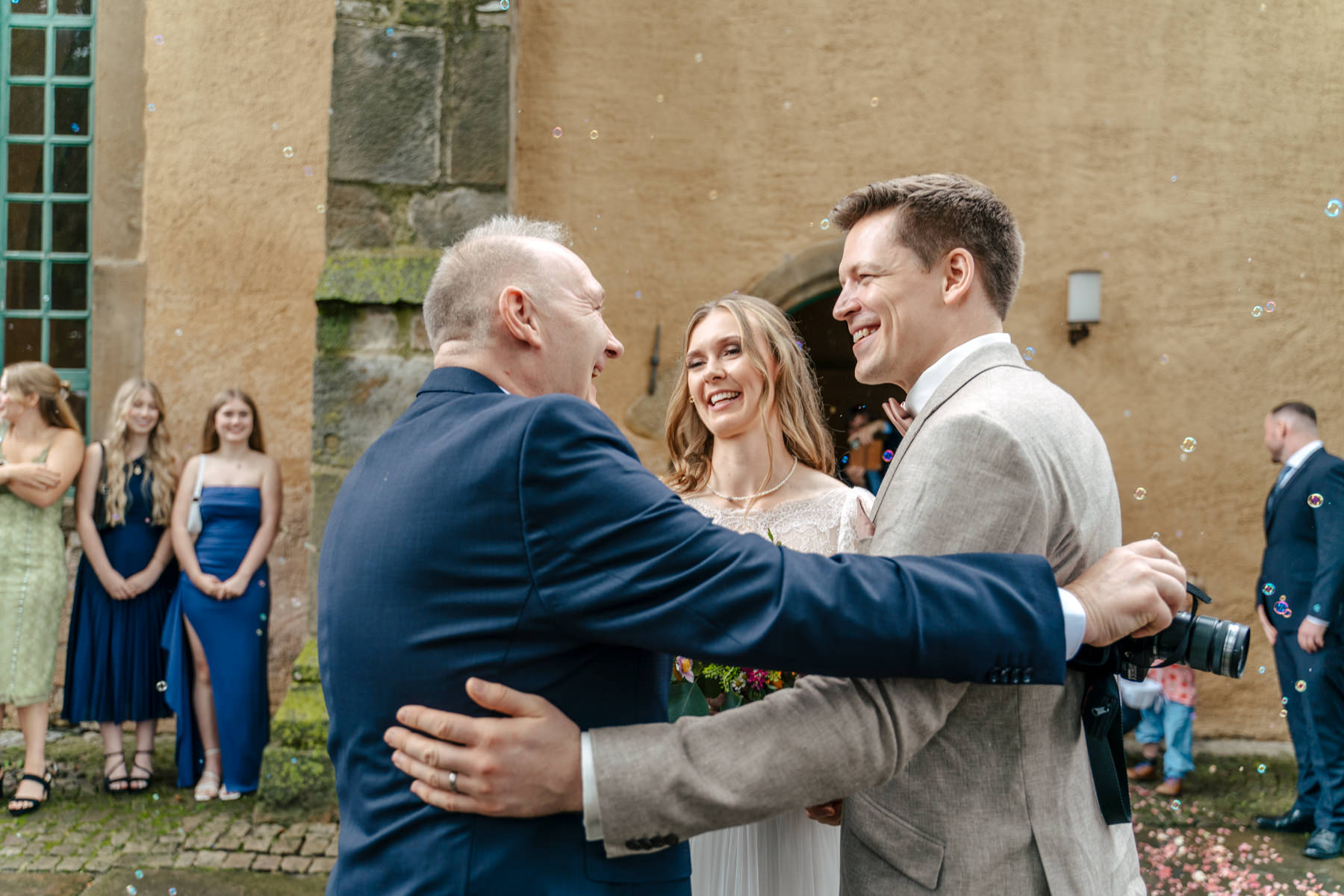 Romantische Sommerhochzeit im Schloss von Hammerstein